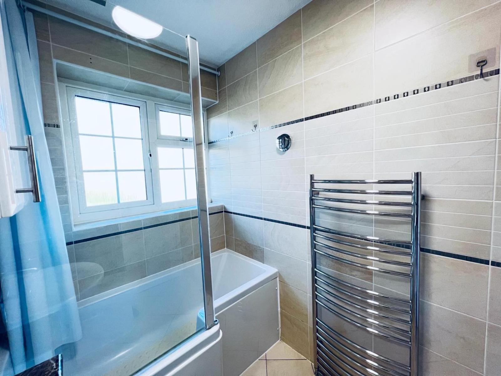Rooms In Stylish House Мілтон-Кінз Екстер'єр фото