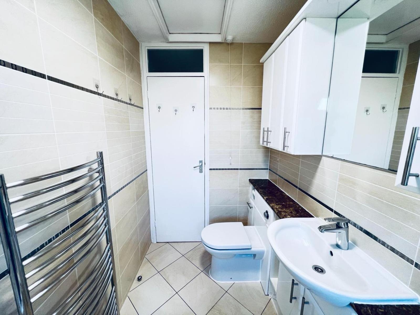 Rooms In Stylish House Мілтон-Кінз Екстер'єр фото