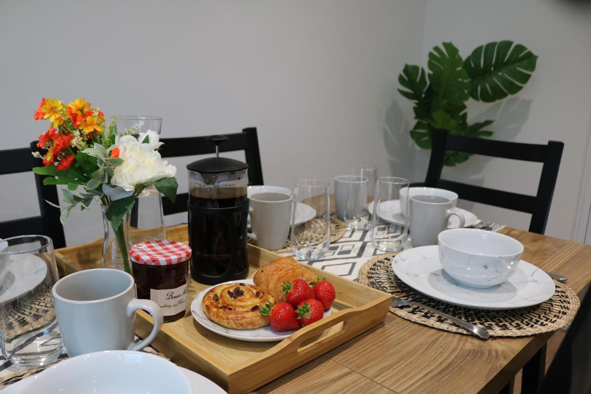 Rooms In Stylish House Мілтон-Кінз Екстер'єр фото