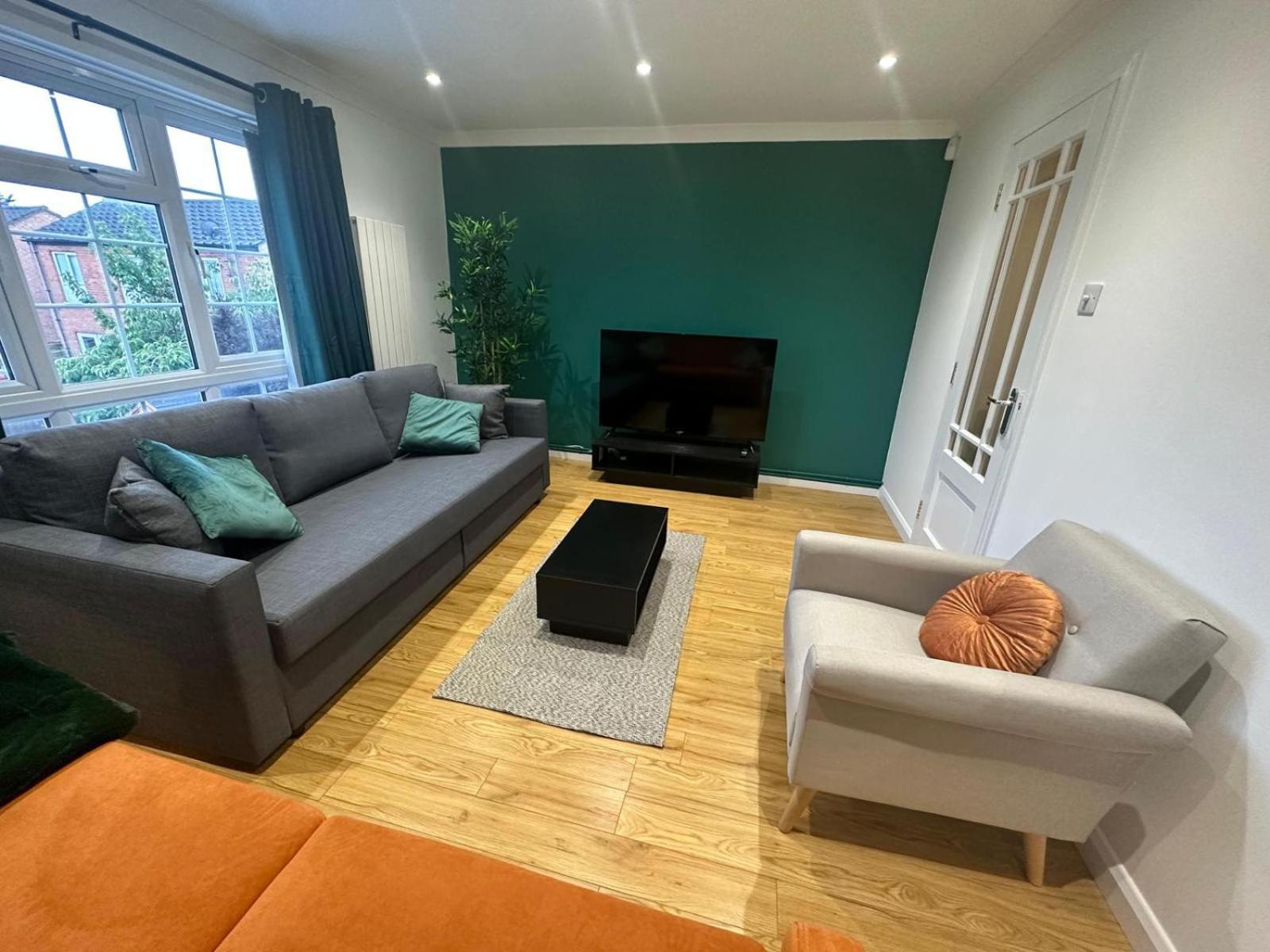 Rooms In Stylish House Мілтон-Кінз Екстер'єр фото